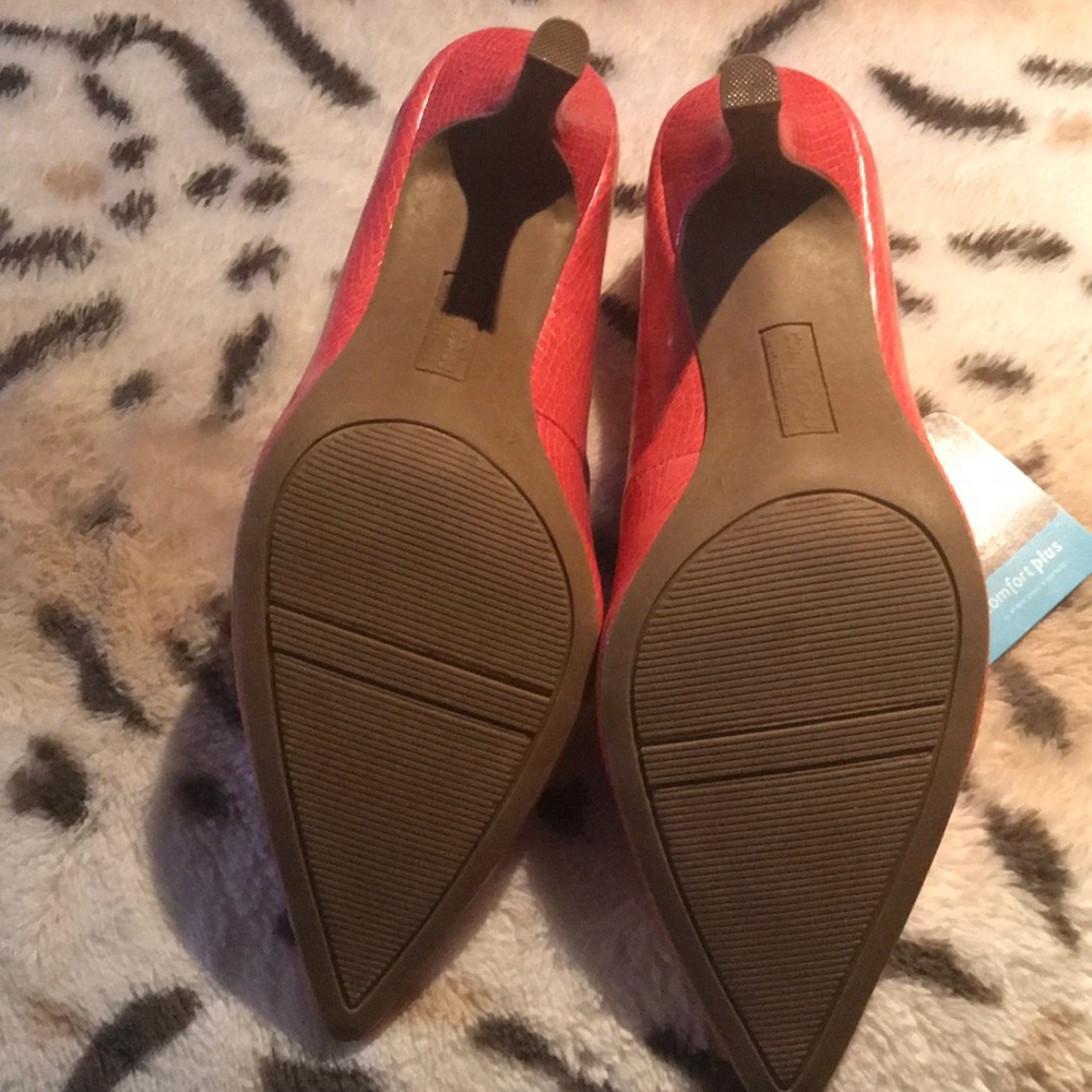Heels - Picture 4 of 4
